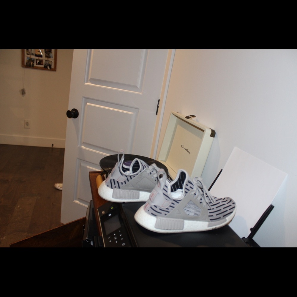 NMD training/stylish sneakers
